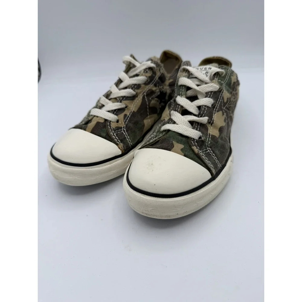 Converse All Star Chuck Taylor Low Top Camouflage Sneakers Youth Size 4